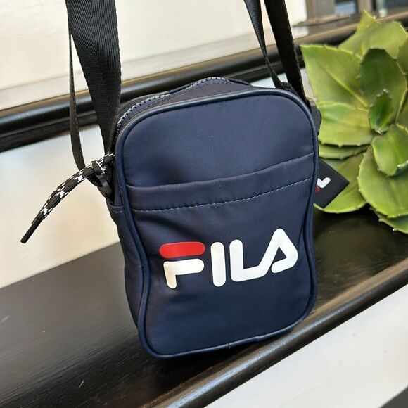 New unisex FILA Crossbody belt bag, chest everywhere shoulder handbag purse - Picture 2 of 9